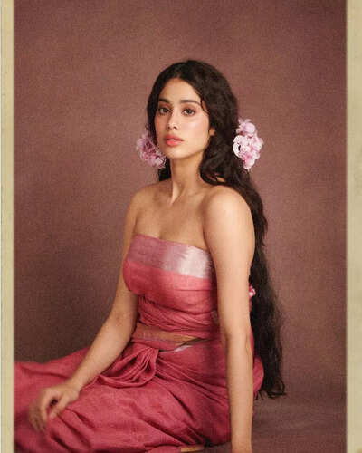 janhvi kapoor pink dress Janhvi Kapoor`s guide to chic dresses