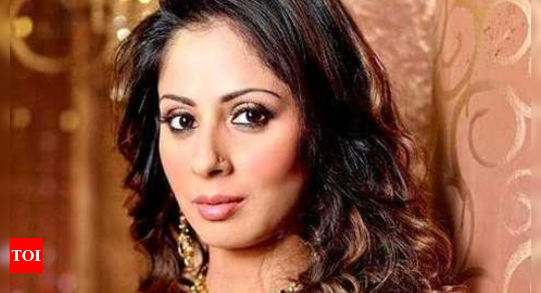 Actress Sangita Ghosh Discusses Social Media Choices