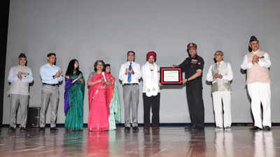 Kargil War heroes felicitated on occasion of Kargil Vijay Silver Jubilee in Meerut