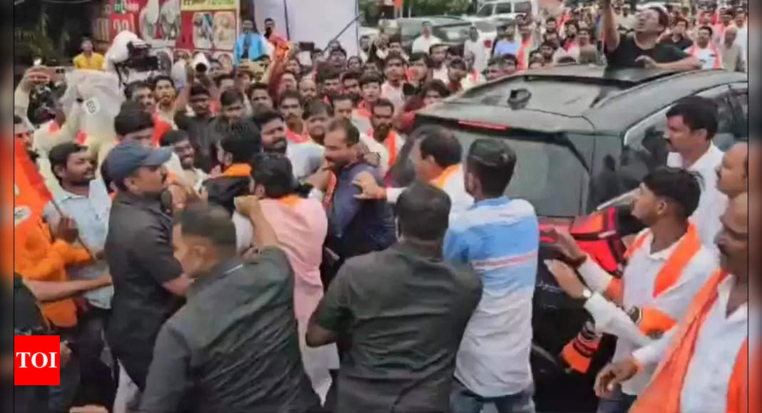 Uddhav Thackeray’s convoy attacked with cow dung; over 20 held