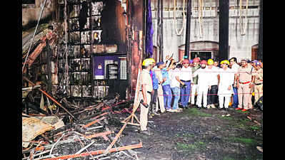 Shinde promises 20cr to restore gutted Keshavrao Natyagruha