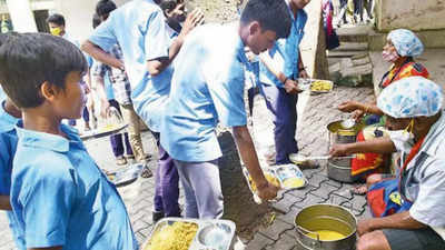 Uttar Pradesh: Kids forced to make rotis in Aligarh, school principal suspended