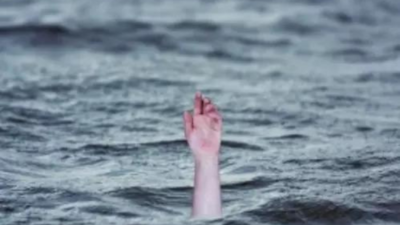 Heartbreaking tragedy: Young boy drowns in North Delhi lake