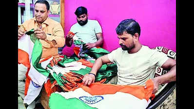 BJP workers have installed 7k flags in city