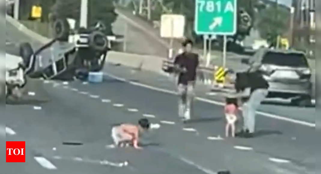 Watch: Two toddlers found stranded on Texas highway after car accident – Times of India