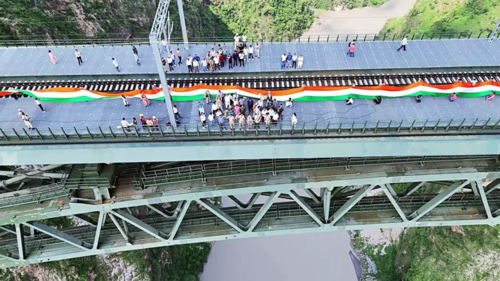 Watch: J&K unveils 750-metre Tricolour on world&rsquo;s highest railway bridge over Chenab River