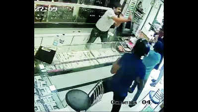 'I was scared but ... ': Thane jeweller uses stick to fight off four robbers armed with guns