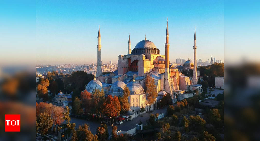 Istanbul, Turkey’s biggest city, worries next earthquake will be the big one – Times of India