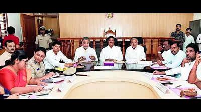 Organise Dasara events on a grand scale: Dist minister