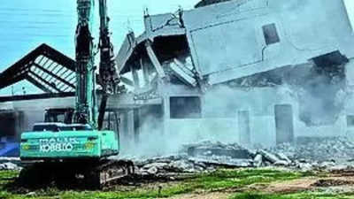 HYDRA flattens illegal buildings worth crores on Osmansagar buffer zone