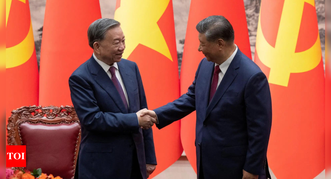 Vietnam and China Sign 14 Strategic Agreements