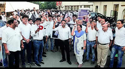Junior Doctors: Junior doctors demand end to strike with 7 key security  demands | Vadodara News - Times of India