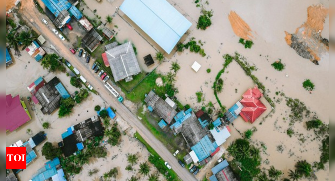 Monsoon Rains in Pakistan Kill 215, Damage Homes