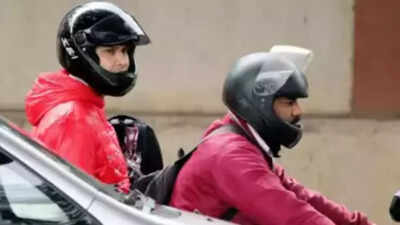 Injury without helmet? High Court from this state says compensation still due!