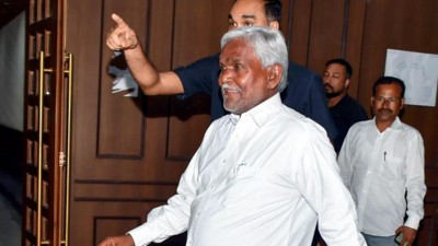 Ex-Jharkhand CM Champai Soren finds himself alone as his 4 ‘loyalists’ swear allegiance to Hemant