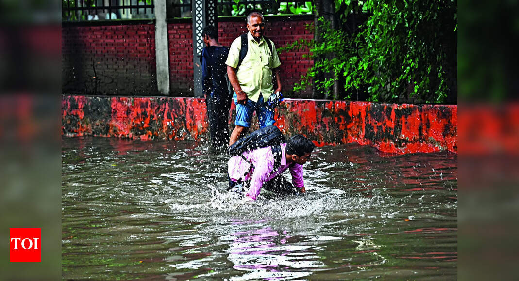 Persistent Waterlogging Issues at ITO Intersection in New Delhi | Delhi ...