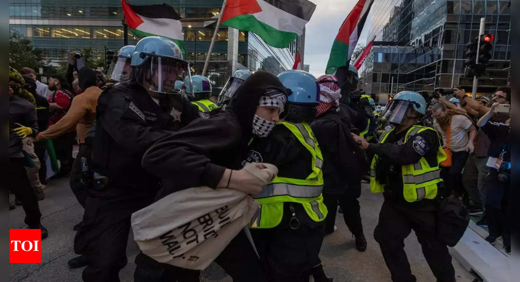 At least 55 arrested after clashes with police outside Israeli Consulate in Chicago during DNC – Times of India