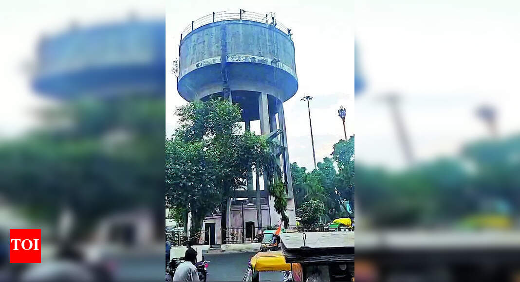 Water Tank: 51-year-old man rescued after climbing water tank for the ...