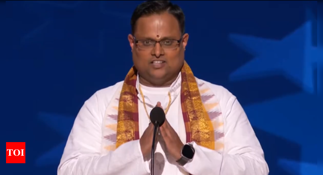 Hindu Priest Leads Prayer at DNC in Chicago