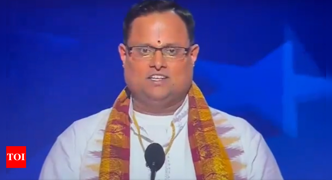 Who is Pandit Rakesh Bhatt? Hindu priest who opened DNC Day 3 with vedic prayer – Times of India