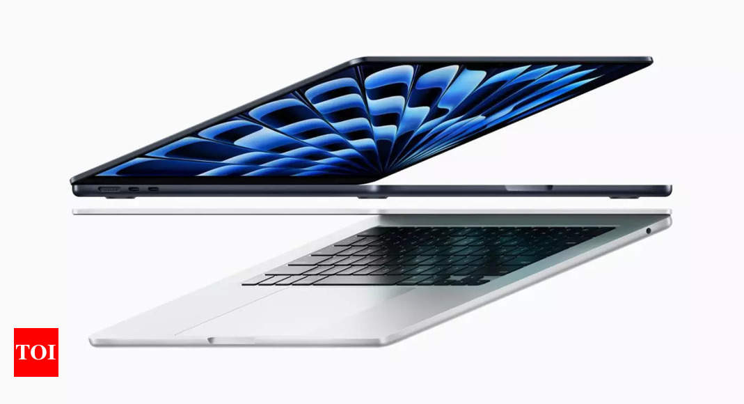 Apple Delays Foldable MacBook to 2027 or 2028