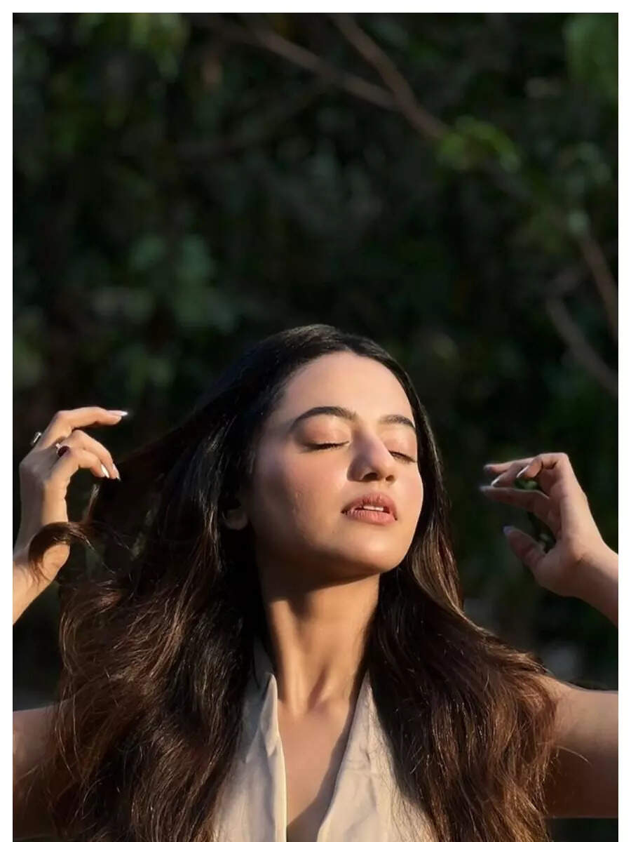 Trendy looks of Helly Shah | Times of India