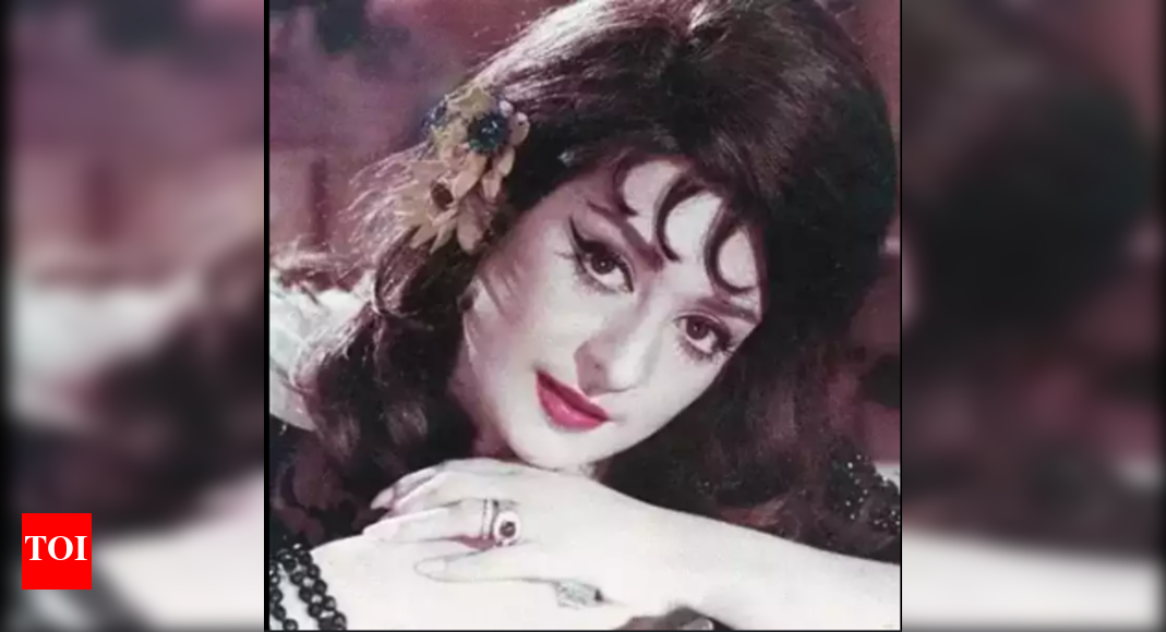 Throwback: When Saira Banu revealed that she cried on the first day of her Bollywood shoot, 'I was struggling..." | Hindi Movie News