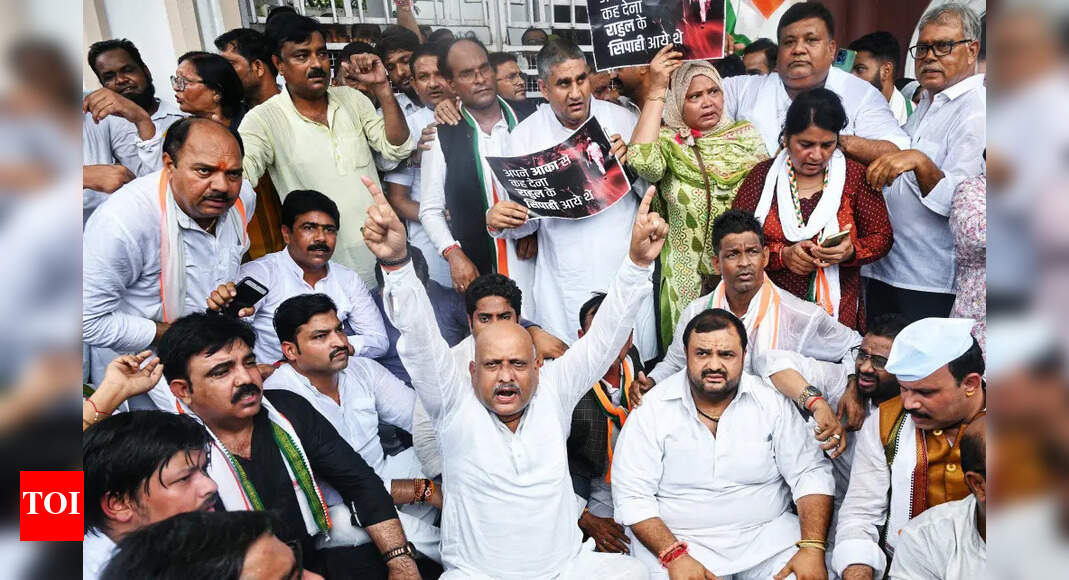 Lucknow Police: UPCC chief Ajay Rai and 113 others booked for ...