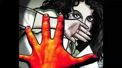 Two youths take 17-year-old girl in car to Vasai, rape her