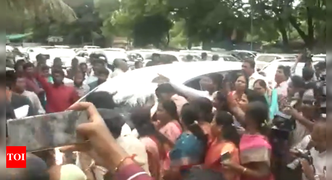 BRS & Congress workers clash over KTR's 'brake dance' remark