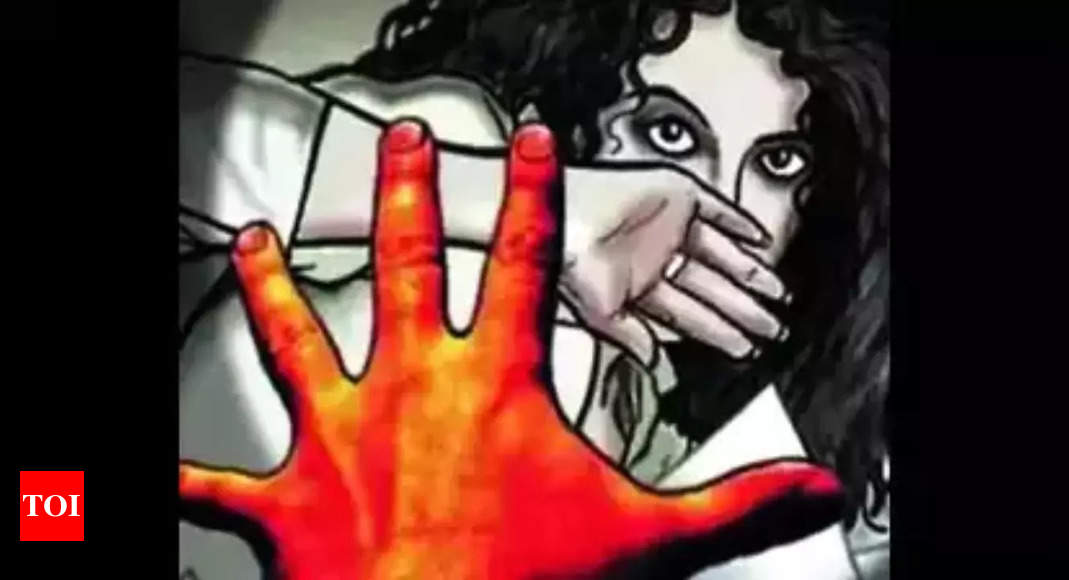 7yrold girl sexually abused by school canteen boy in Maharashtra