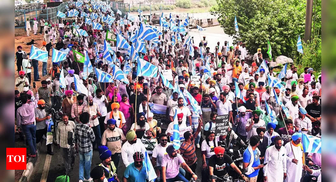 Activists Protest Pollution in Punjab Rivers