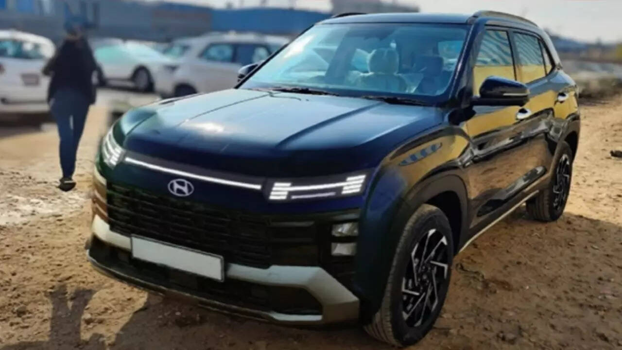 Hyundai Alcazar facelift arrives at dealerships ahead of Sept 9 launch: All  you need to know - The Times of India