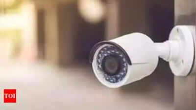 Vasai Abuse Suspect: Maharashtra: CCTV footage shows Vasai school ...