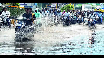 Sun shines in morning; over 6mm rainfall in evening