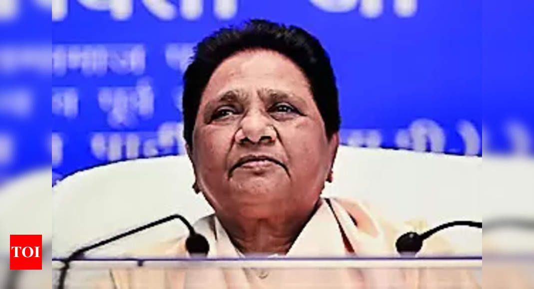 Mayawati Criticizes Congress, Samajwadi Party