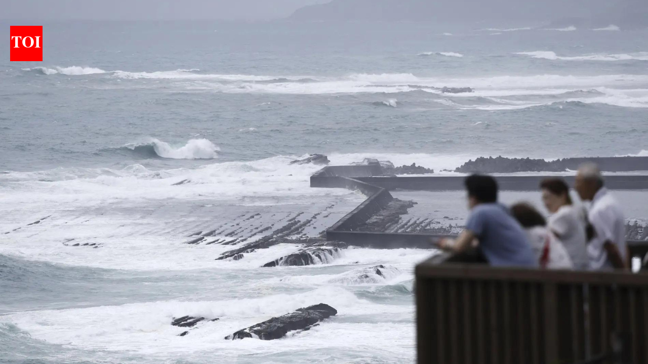 Japan on high alert as powerful Typhoon Shanshan approaches