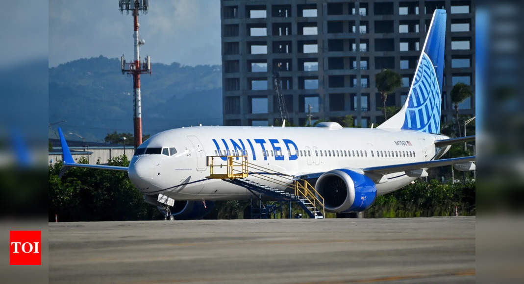 United Airlines flight has to make emergency landing after severe turbulence, many injured