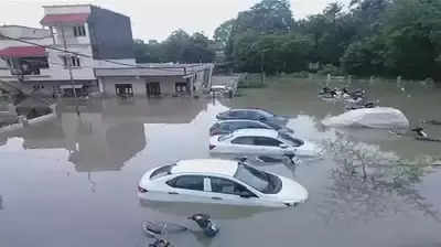 Gujarat floods: Monsoon wreaks havoc in Kutch district; death toll climbs  to 39 | Ahmedabad News - Times of India