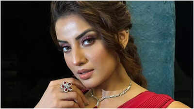 Akshara Singh's 'Kab Tak Chup Rahenge' goes viral, advocates for rape