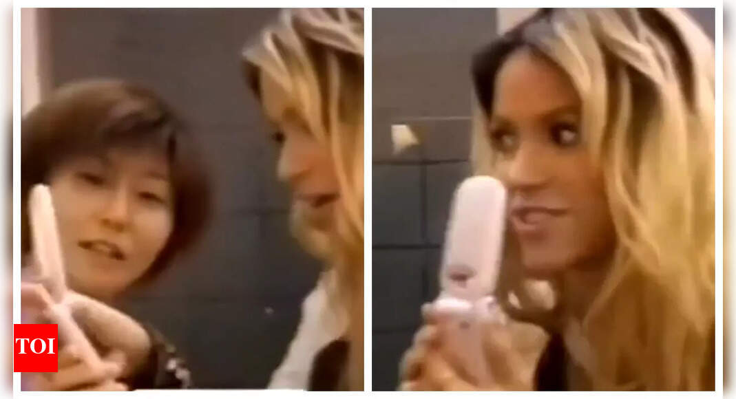 Shakira's reaction seeing camera phone for first time