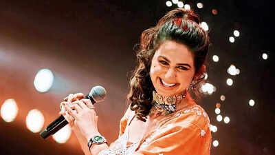 Gujarati female singers have more opportunities now: Kinjal Dave