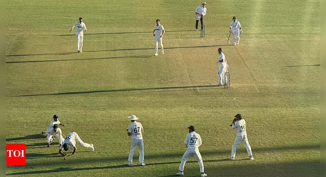 Watch: Pakistan's fielding woes continue, dropped a 'regulation' catch