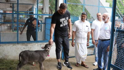 Bollywood actor John Abraham visits Blue Cross shelter in Chennai