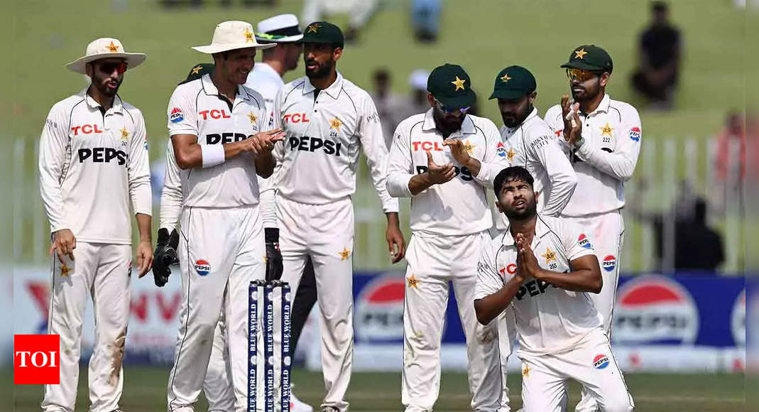 Pakistan Leads Bangladesh by 21 Runs in Test