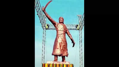 Shivaji statue collapse: Sindhudurg police issue lookout notice against sculptor