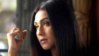 Tollywood actress Rituparna Sengupta faced ‘Go Back’ slogans after turning up at an RG Kar Protest Demonstration