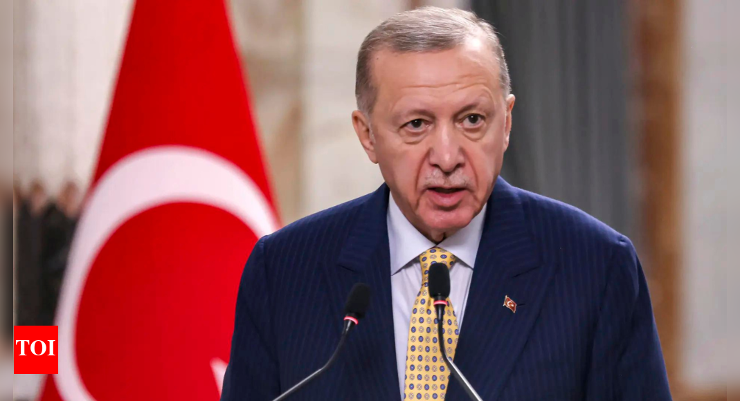 Turkiye seeks to join the BRICS bloc of emerging economies, a Kremlin official says