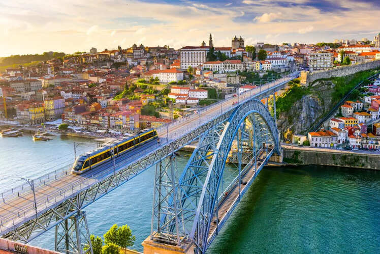 Porto, Portugal instead of Paris, France 