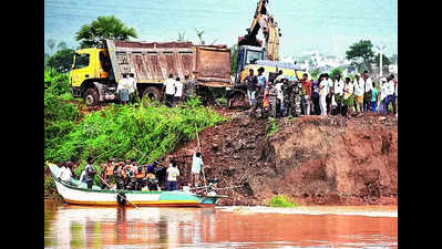 Army engineers on the job to secure Budameru breaches